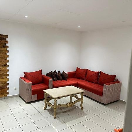 Iris Room Libreville Bagian luar foto