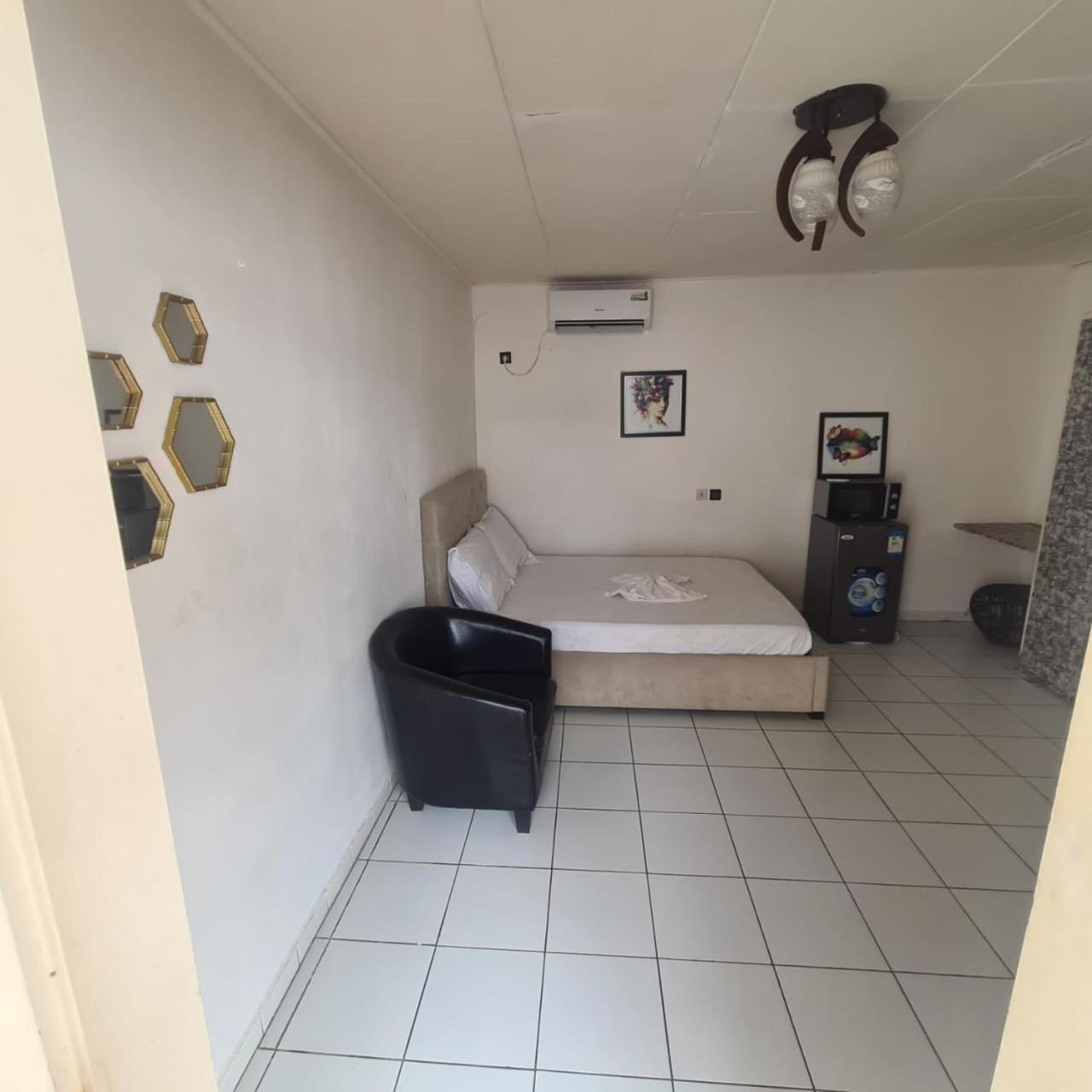 Iris Room Libreville Bagian luar foto