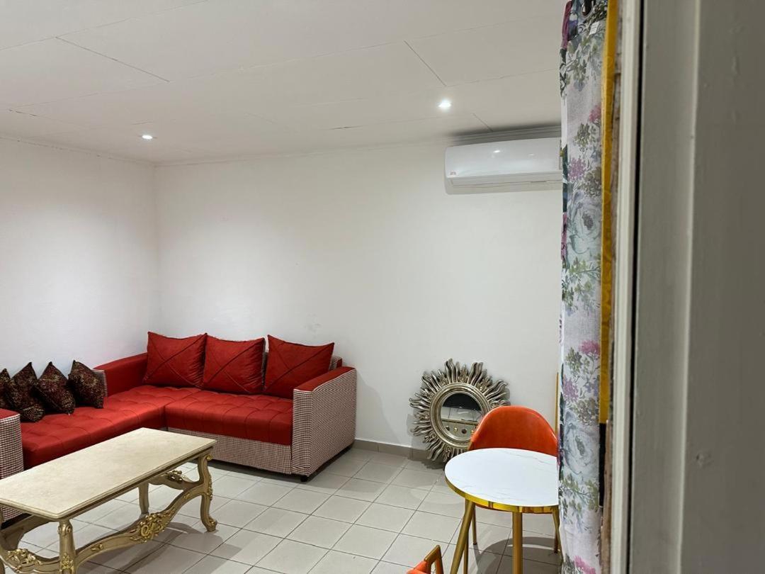 Iris Room Libreville Bagian luar foto