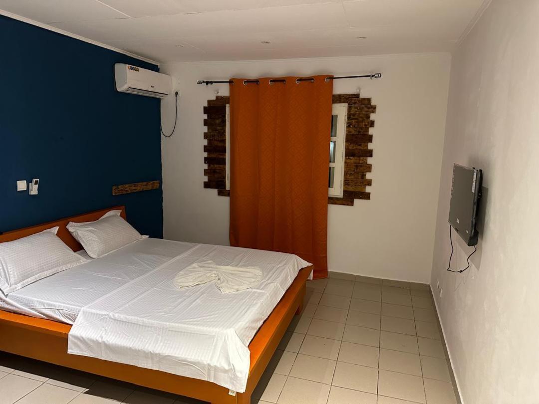 Iris Room Libreville Bagian luar foto