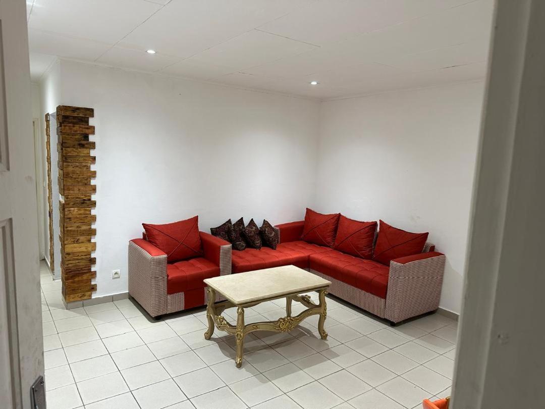 Iris Room Libreville Bagian luar foto