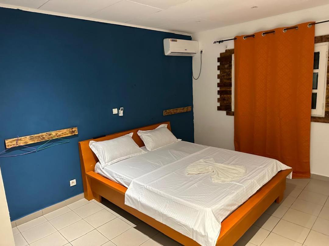 Iris Room Libreville Bagian luar foto
