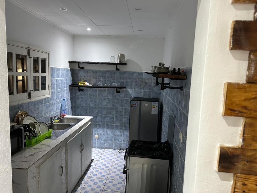 Iris Room Libreville Bagian luar foto