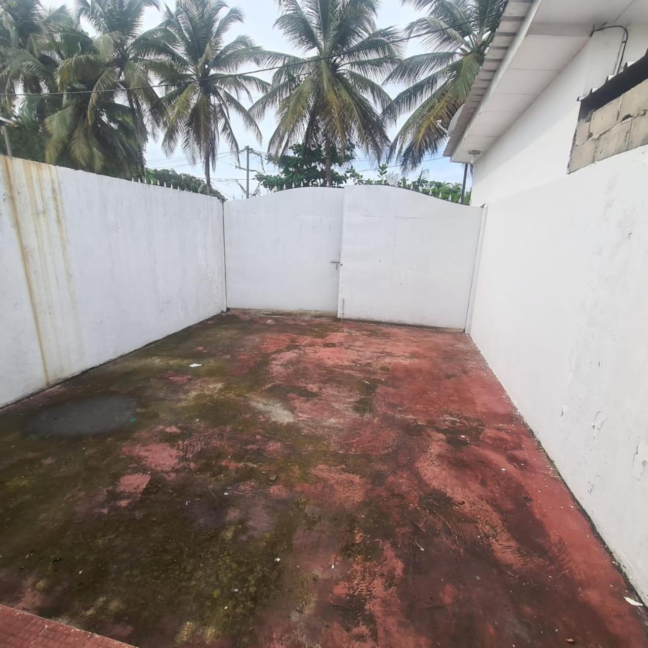 Iris Room Libreville Bagian luar foto